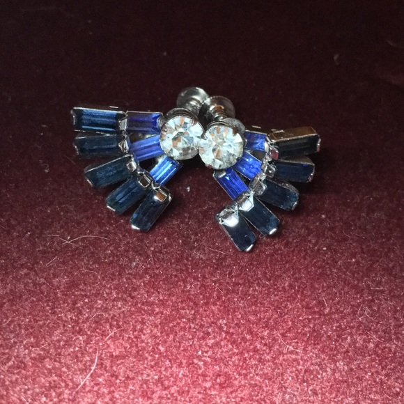 Vintage Earrings - Picture 1 of 2